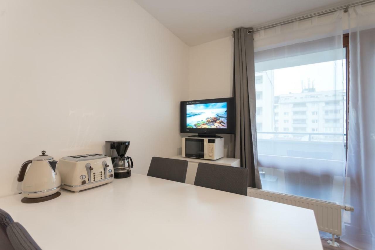 Spacious With Balcony Appartement Wenen Buitenkant foto