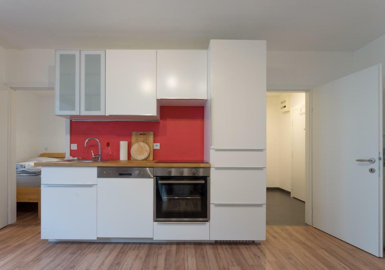 Spacious With Balcony Appartement Wenen Buitenkant foto